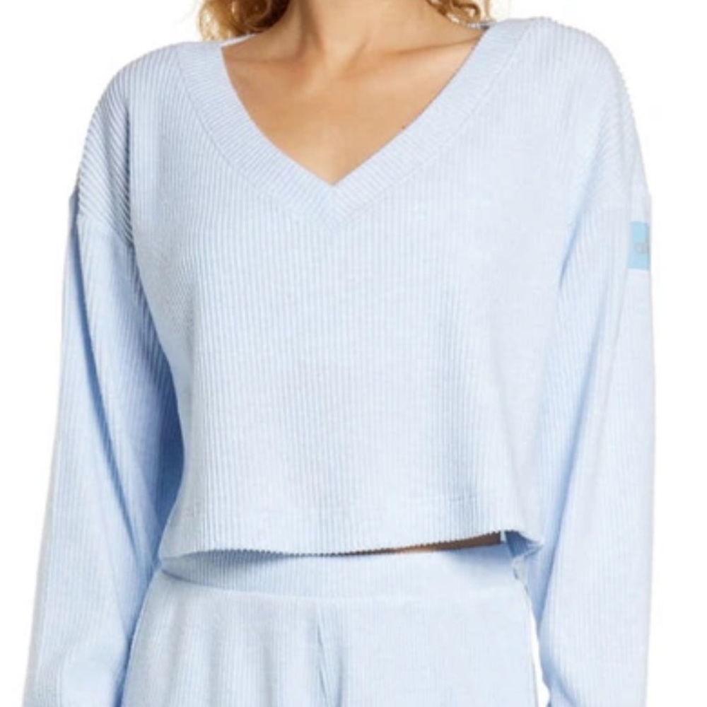 Muse V-Neck Pullover